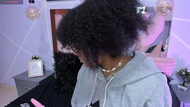 Elith noa online show from 02-27-25, 11:37