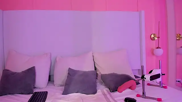 shaina vasquez online show from 12-15-25, 03:55