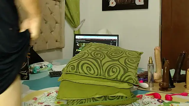 VioletKing4u online show from 10-13-25, 03:17