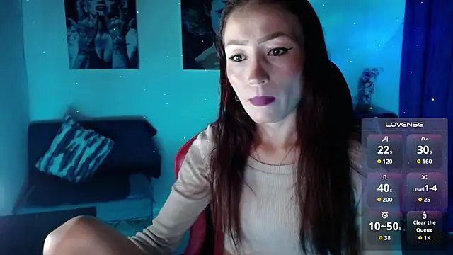 Snapshot of Sara-Guzman1 chatting on 03-16-26, 04:40 Sara-Guzman1 online show from 03-16-26, 04:40