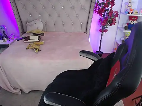 Snapshot of Shaddycute_ chatting on 02-03-25, 12:14 Shaddycute online show from 02-03-25, 12:14