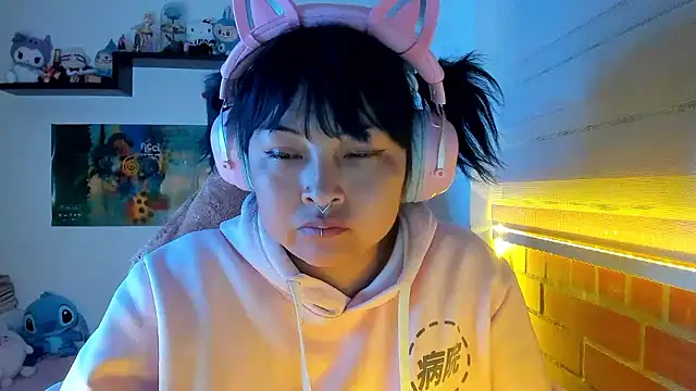 Shaddycute  online show from 02-24-26, 12:30