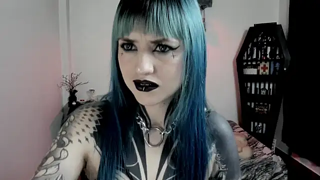 Snapshot of DimmuandDarkness chatting on 05-17-26, 10:06 DimmuandDarkness online show from 05-17-26, 10:06