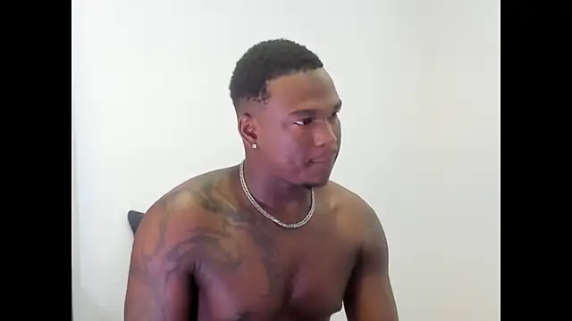 Snapshot of Troykhalil chatting on 02-17-26, 09:10 Troykhalil online show from 02-17-26, 09:10