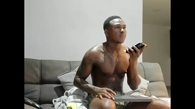 Snapshot of Troykhalil chatting on 03-24-26, 01:21 Troykhalil online show from 03-24-26, 01:21