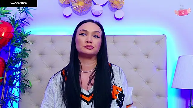 Snapshot of DaliyaArabian chatting on 02-19-25, 07:16 DaliyaArabian online show from 02-19-25, 07:16