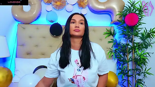 Snapshot of DaliyaArabian chatting on 09-22-25, 12:18 DaliyaArabian online show from 09-22-25, 12:18