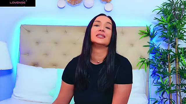 Snapshot of DaliyaArabian chatting on 09-25-25, 11:58 DaliyaArabian online show from 09-25-25, 11:58