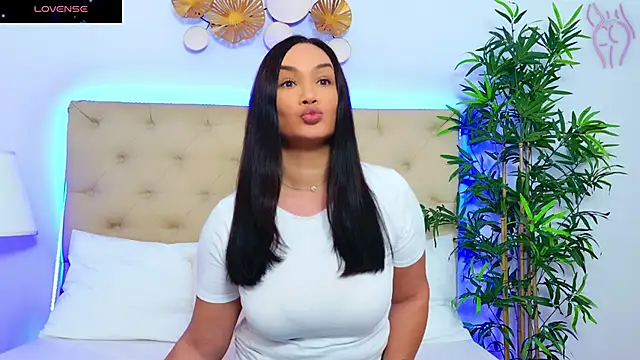 Snapshot of DaliyaArabian chatting on 10-13-25, 10:15 DaliyaArabian online show from 10-13-25, 10:15