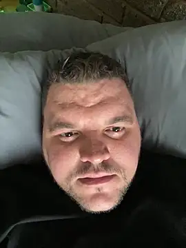 Snapshot of Mikey-HH chatting on 12-10-24, 04:17 Mikey-HH online show from 12-10-24, 04:17