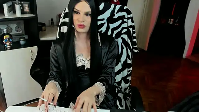 Snapshot of EvelynLexy chatting on 02-24-26, 11:08 EvelynLexy online show from 02-24-26, 11:08