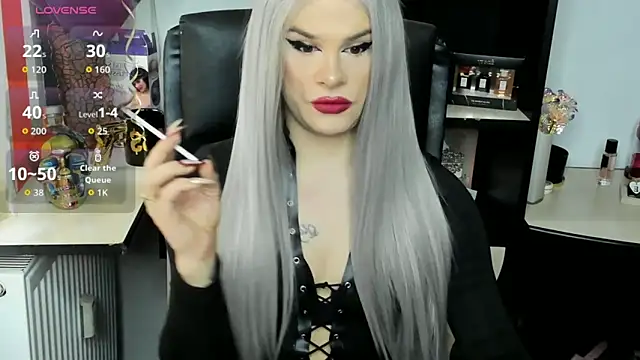 Snapshot of EvelynLexy chatting on 03-29-26, 06:46 EvelynLexy online show from 03-29-26, 06:46