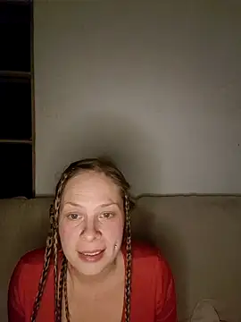 katiestevens online show from 10-28-25, 09:17