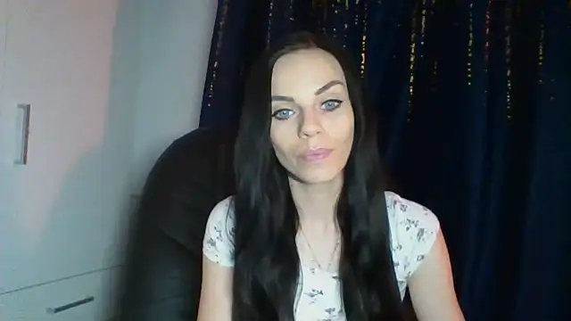 Snapshot of CassieSensual chatting on 10-10-25, 06:18 CassieSensual online show from 10-10-25, 06:18