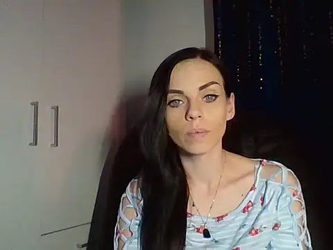 Snapshot of CassieSensual chatting on 10-13-25, 06:19 CassieSensual online show from 10-13-25, 06:19