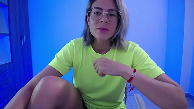 candydowson1 online show from 10-28-25, 12:52