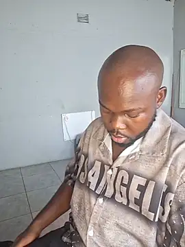 Snapshot of LaughRiotX chatting on 03-23-26, 02:32 LaughRiotX online show from 03-23-26, 02:32