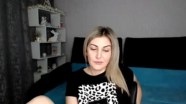 Amelia Harper online show from 01-13-25, 02:42