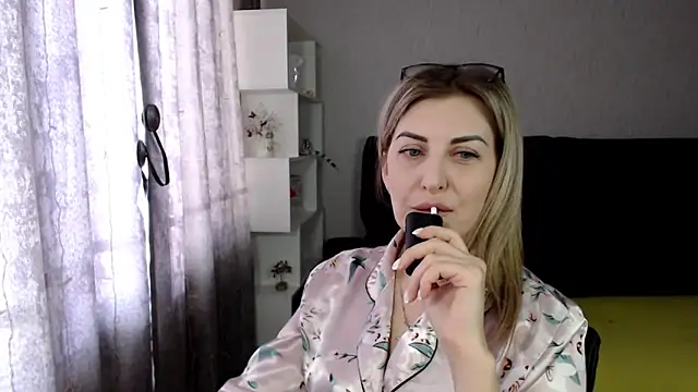 Amelia Harper online show from 02-18-25, 05:09