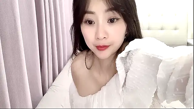 aisha123123 online show from 12-19-24, 02:13