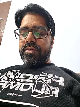 Snapshot of bewolf_17 chatting on 01-12-25, 10:34 bewolf 17 online show from 01-12-25, 10:34