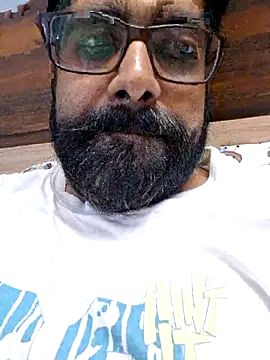 Snapshot of bewolf_17 chatting on 09-20-25, 03:46 bewolf 17 online show from 09-20-25, 03:46