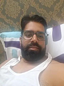 Snapshot of bewolf_17 chatting on 09-28-25, 03:17 bewolf 17 online show from 09-28-25, 03:17