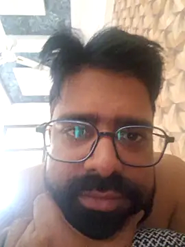 Snapshot of bewolf_17 chatting on 09-29-25, 03:44 bewolf 17 online show from 09-29-25, 03:44