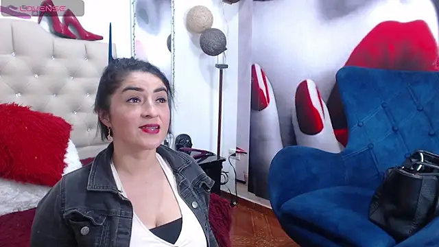 karenlennox1 online show from 02-07-25, 12:53