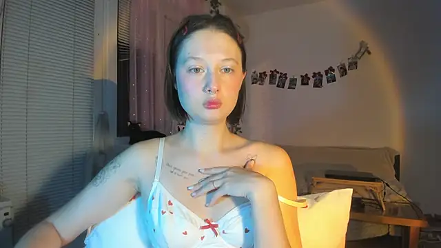 Snapshot of Jenny_darling_love chatting on 12-05-25, 08:05 Jenny darling love online show from 12-05-25, 08:05