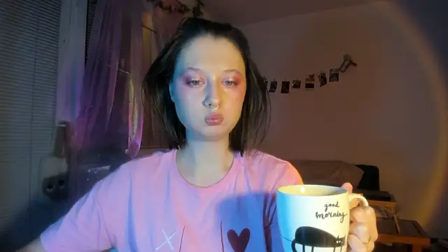 Snapshot of Jenny_darling_love chatting on 02-18-26, 07:10 Jenny darling love online show from 02-18-26, 07:10