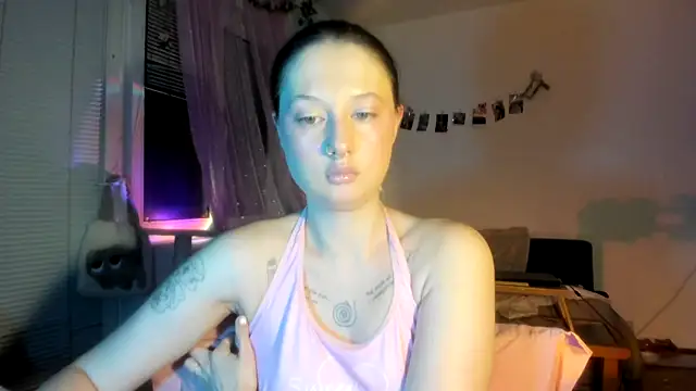 Snapshot of Jenny_darling_love chatting on 04-07-26, 06:08 Jenny darling love online show from 04-07-26, 06:08