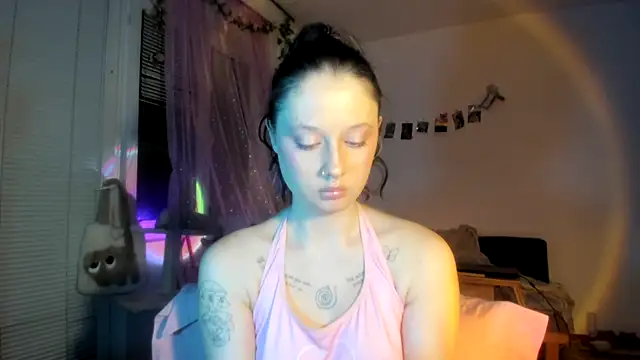 Snapshot of Jenny_darling_love chatting on 04-09-26, 06:35 Jenny darling love online show from 04-09-26, 06:35