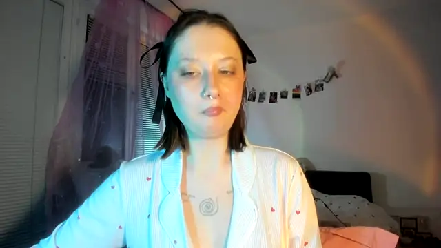 Snapshot of Jenny_darling_love chatting on 04-13-26, 06:13 Jenny darling love online show from 04-13-26, 06:13