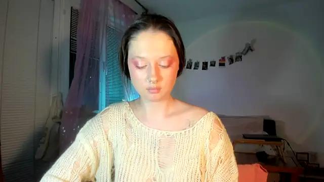 Snapshot of Jenny_darling_love chatting on 04-15-26, 07:58 Jenny darling love online show from 04-15-26, 07:58