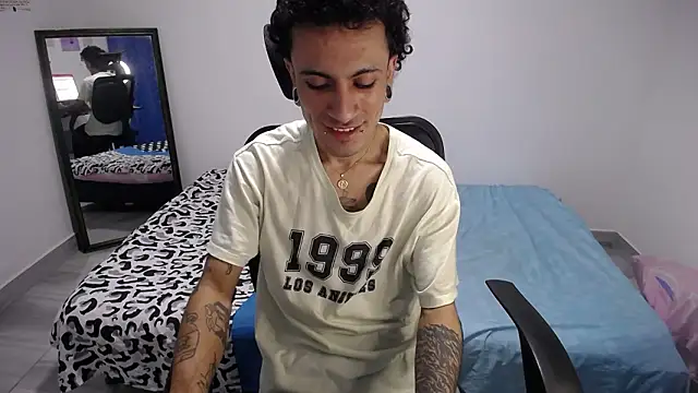 Snapshot of present_the_magic chatting on 02-02-26, 05:06 present the magic online show from 02-02-26, 05:06