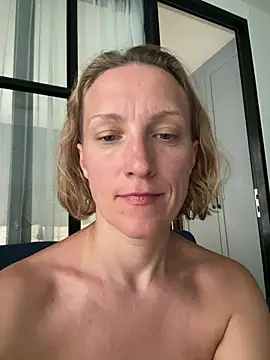 Snapshot of UmaTruewoman chatting on 04-16-26, 12:22 UmaTruewoman online show from 04-16-26, 12:22
