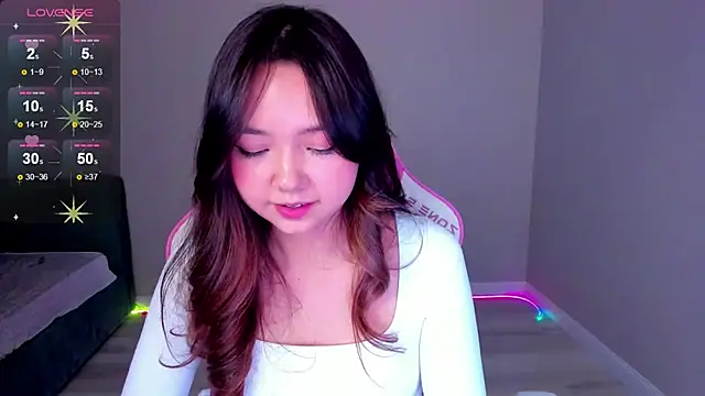 Snapshot of Fluffy_Rose chatting on 11-08-25, 01:33 Fluffy Rose online show from 11-08-25, 01:33