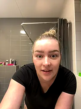 Snapshot of xX_HotCouple_Xx chatting on 09-22-25, 06:54 xX HotCouple Xx online show from 09-22-25, 06:54