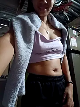 Snapshot of skinny_sexy04 chatting on 02-15-25, 11:06 skinny sexy04 online show from 02-15-25, 11:06