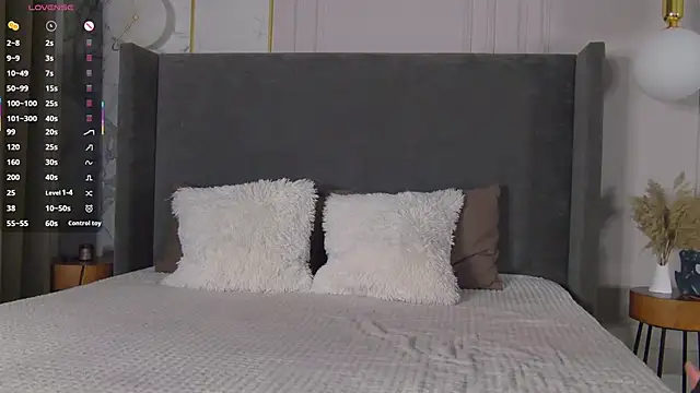 ReginaRobinson online show from 02-08-26, 06:06