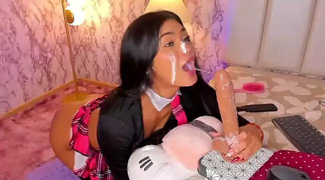 Snapshot of CaseyPiierce chatting on 02-08-25, 03:53 CaseyPiierce online show from 02-08-25, 03:53