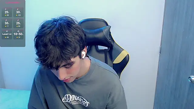 Snapshot of Jake_tripp chatting on 10-16-25, 04:02 Jake tripp online show from 10-16-25, 04:02