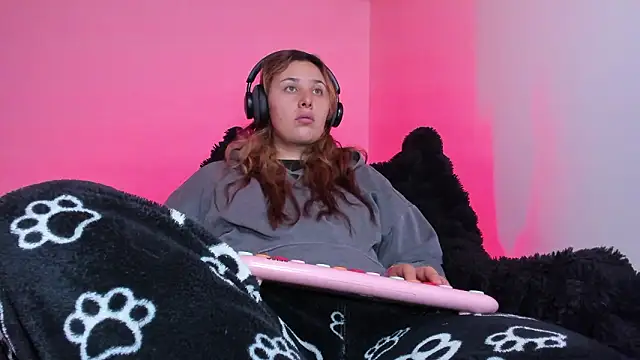 bonnie moon  online show from 02-01-26, 05:22