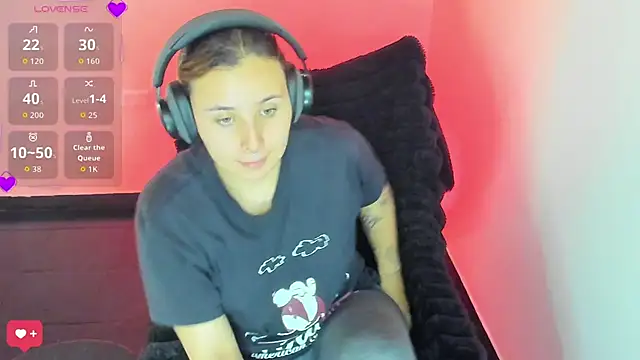 bonnie moon  online show from 02-04-26, 05:52