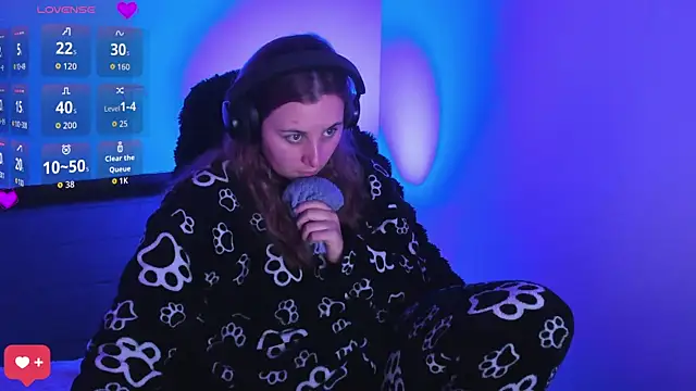 Snapshot of bonnie_moon_ chatting on 03-17-26, 07:28 bonnie moon online show from 03-17-26, 07:28