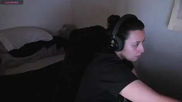 bonnie moon  online show from 05-09-26, 08:25