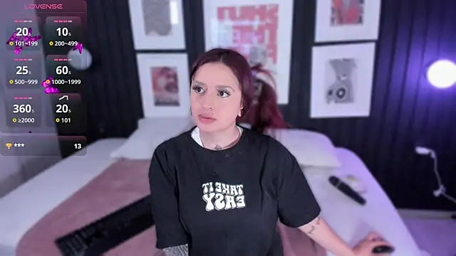 Paiige peach online show from 12-20-25, 07:54