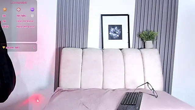 Kayla stern  online show from 03-04-26, 06:47