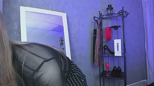 Tina Tayllor online show from 09-29-25, 12:49